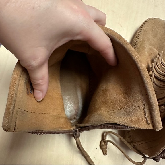 Minnetonka Tan Fringe Moccasin - Picture 6 of 12